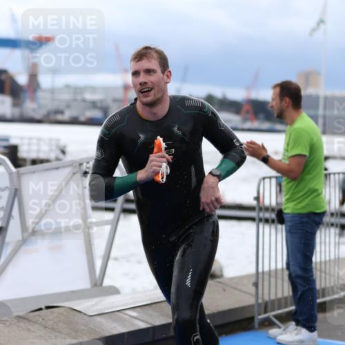 16.08.2026 - KN Förde Triathlon 2026 Antke Förster http://msf.ph/oto/9998013 16.08.2026 12:44:05 Schwimmen 552, 553, 532, 544, 548, 558, 575 meine-sportfotos.de