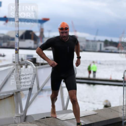 16.08.2026 - KN Förde Triathlon 2026 Antke Förster http://msf.ph/oto/9998015 16.08.2026 12:44:09 Schwimmen 553, 575, 532, 544, 548, 558, 575 meine-sportfotos.de