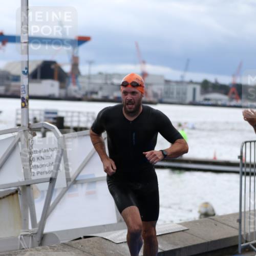16.08.2026 - KN Förde Triathlon 2026 Antke Förster http://msf.ph/oto/9998016 16.08.2026 12:44:09 Schwimmen 553, 575, 532, 544, 548, 558, 575 meine-sportfotos.de