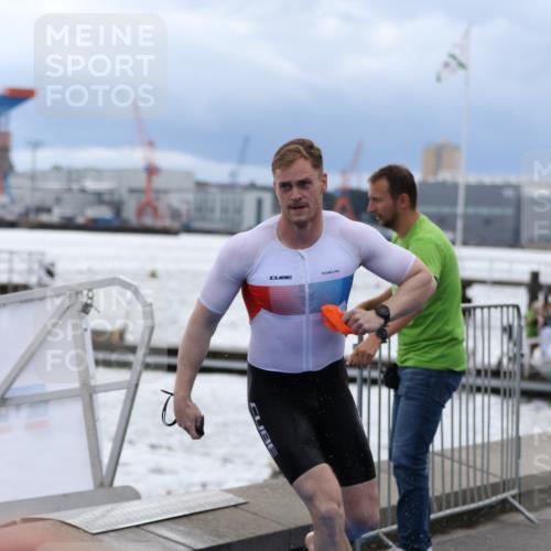 16.08.2026 - KN Förde Triathlon 2026 Antke Förster http://msf.ph/oto/9998032 16.08.2026 12:44:29 Schwimmen 532, 548, 553, 558, 575, 541, 544, 546, 549, 556, 588, 598 meine-sportfotos.de