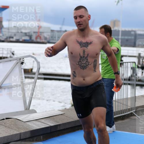 16.08.2026 - KN Förde Triathlon 2026 Antke Förster http://msf.ph/oto/9998046 16.08.2026 12:44:43 Schwimmen 532, 541, 544, 546, 548, 556, 558, 598, 546, 549, 559, 588 meine-sportfotos.de