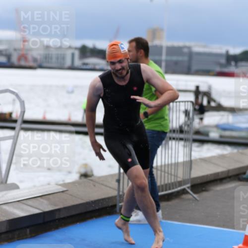 16.08.2026 - KN Förde Triathlon 2026 Antke Förster http://msf.ph/oto/9998092 16.08.2026 12:46:07 Schwimmen 515, 557, 561, 562, 580, 517, 535, 555, 569, 571, 701, 710 meine-sportfotos.de