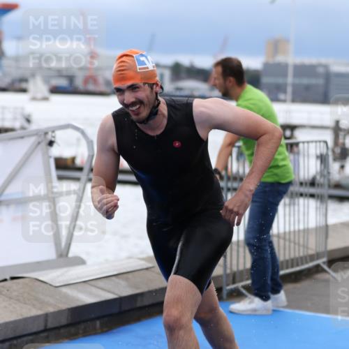 16.08.2026 - KN Förde Triathlon 2026 Antke Förster http://msf.ph/oto/9998095 16.08.2026 12:46:08 Schwimmen 515, 535, 557, 561, 562, 580, 517, 535, 555, 569, 571, 701, 710 meine-sportfotos.de