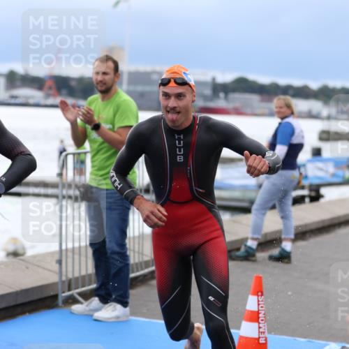 16.08.2026 - KN Förde Triathlon 2026 Antke Förster http://msf.ph/oto/9998099 16.08.2026 12:46:11 Schwimmen 515, 535, 557, 561, 562, 571, 580, 517, 555, 569, 701, 710 meine-sportfotos.de