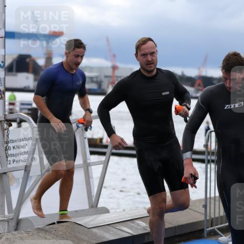 16.08.2026 - KN Förde Triathlon 2026 Antke Förster http://msf.ph/oto/9998103 16.08.2026 12:46:18 Schwimmen 517, 535, 555, 557, 561, 571, 701, 517, 555, 569, 710 meine-sportfotos.de