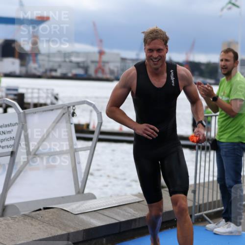 16.08.2026 - KN Förde Triathlon 2026 Antke Förster http://msf.ph/oto/9998110 16.08.2026 12:46:30 Schwimmen 517, 535, 555, 569, 571, 701, 566, 591, 703, 710 meine-sportfotos.de