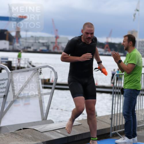 16.08.2026 - KN Förde Triathlon 2026 Antke Förster http://msf.ph/oto/9998124 16.08.2026 12:46:59 Schwimmen 566, 585, 591, 703, 585, 705, 708 meine-sportfotos.de