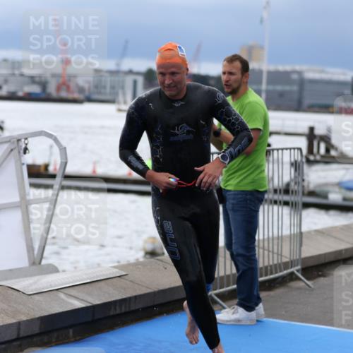 16.08.2026 - KN Förde Triathlon 2026 Antke Förster http://msf.ph/oto/9998133 16.08.2026 12:47:22 Schwimmen 585, 708, 565, 567, 573, 579, 583, 702, 705, 707, 712 meine-sportfotos.de
