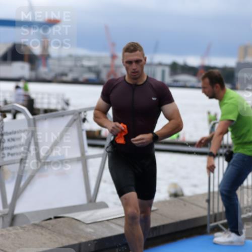 16.08.2026 - KN Förde Triathlon 2026 Antke Förster http://msf.ph/oto/9998140 16.08.2026 12:47:30 Schwimmen 567, 579, 705, 565, 567, 572, 573, 583, 702, 707, 712 meine-sportfotos.de
