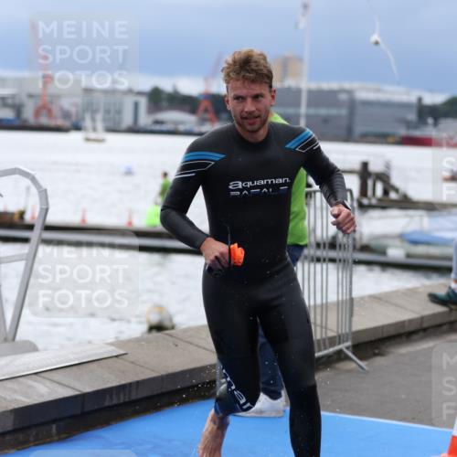16.08.2026 - KN Förde Triathlon 2026 Antke Förster http://msf.ph/oto/9998146 16.08.2026 12:47:33 Schwimmen 567, 579, 705, 712, 565, 572, 573, 583, 702, 707, 712 meine-sportfotos.de