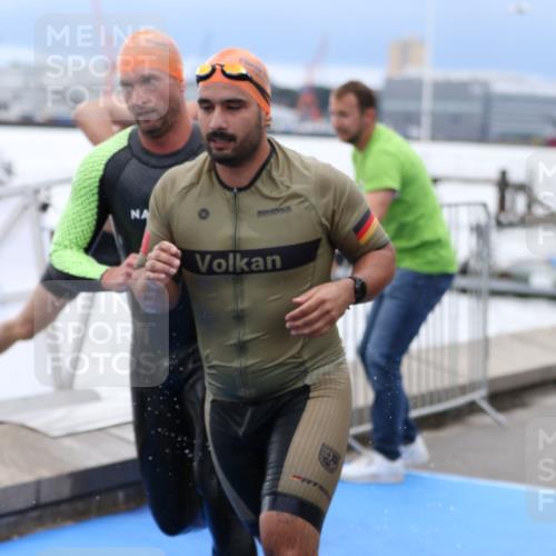 16.08.2026 - KN Förde Triathlon 2026 Antke Förster http://msf.ph/oto/9998154 16.08.2026 12:47:48 Schwimmen 565, 567, 572, 573, 579, 583, 702, 705, 707, 712, 568, 572, 733 meine-sportfotos.de