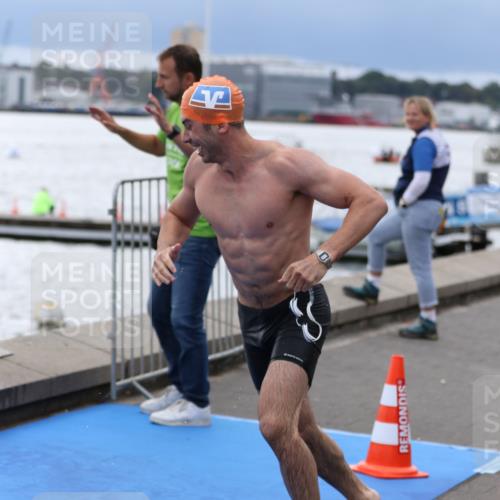 16.08.2026 - KN Förde Triathlon 2026 Antke Förster http://msf.ph/oto/9998156 16.08.2026 12:47:49 Schwimmen 565, 567, 572, 573, 579, 583, 702, 707, 712, 568, 733 meine-sportfotos.de