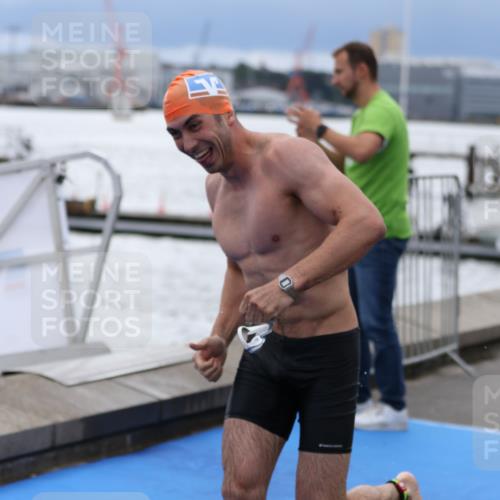 16.08.2026 - KN Förde Triathlon 2026 Antke Förster http://msf.ph/oto/9998157 16.08.2026 12:47:50 Schwimmen 565, 567, 572, 573, 579, 583, 702, 707, 712, 568, 733 meine-sportfotos.de