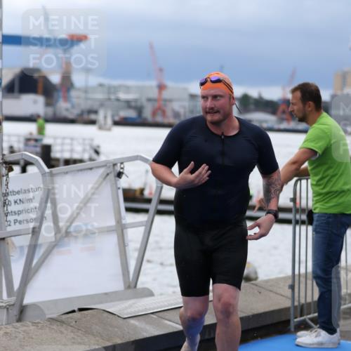16.08.2026 - KN Förde Triathlon 2026 Antke Förster http://msf.ph/oto/9998167 16.08.2026 12:48:21 Schwimmen 568, 581, 586, 733, 539, 600, 612 meine-sportfotos.de