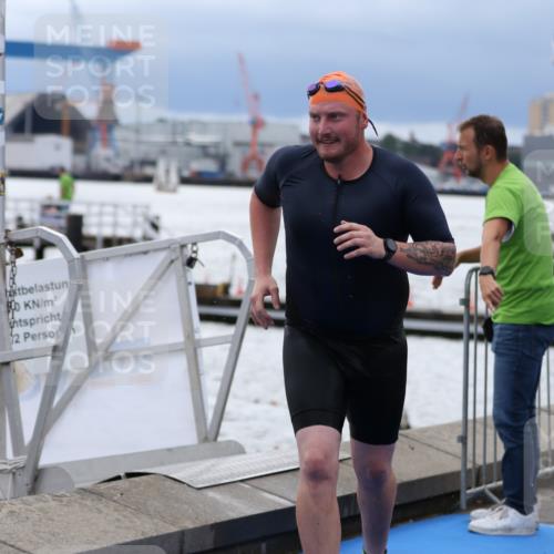 16.08.2026 - KN Förde Triathlon 2026 Antke Förster http://msf.ph/oto/9998168 16.08.2026 12:48:21 Schwimmen 568, 581, 586, 733, 539, 600, 612 meine-sportfotos.de
