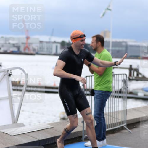16.08.2026 - KN Förde Triathlon 2026 Antke Förster http://msf.ph/oto/9998179 16.08.2026 12:48:48 Schwimmen 539, 600, 612, 196, 584, 719 meine-sportfotos.de