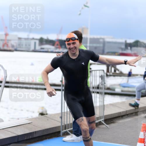 16.08.2026 - KN Förde Triathlon 2026 Antke Förster http://msf.ph/oto/9998180 16.08.2026 12:48:48 Schwimmen 539, 600, 612, 196, 584, 719 meine-sportfotos.de