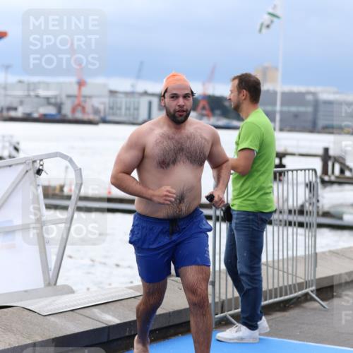 16.08.2026 - KN Förde Triathlon 2026 Antke Förster http://msf.ph/oto/9998185 16.08.2026 12:48:54 Schwimmen 196, 539, 584, 612, 719 meine-sportfotos.de