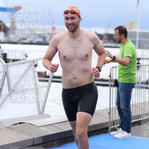 16.08.2026 - KN Förde Triathlon 2026 Antke Förster http://msf.ph/oto/9998198 16.08.2026 12:49:34 Schwimmen 576, 597, 578, 592, 595, 709, 720 meine-sportfotos.de