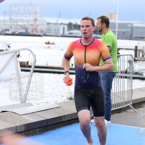16.08.2026 - KN Förde Triathlon 2026 Antke Förster http://msf.ph/oto/9998200 16.08.2026 12:49:37 Schwimmen 576, 592, 597, 578, 589, 592, 595, 709, 711, 720 meine-sportfotos.de