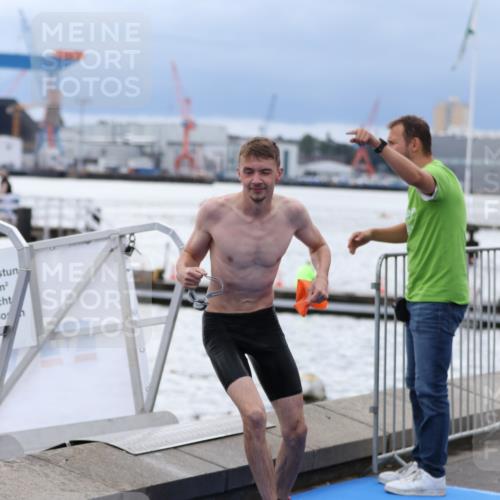 16.08.2026 - KN Förde Triathlon 2026 Antke Förster http://msf.ph/oto/9998202 16.08.2026 12:49:41 Schwimmen 576, 592, 597, 578, 589, 595, 709, 711, 720 meine-sportfotos.de
