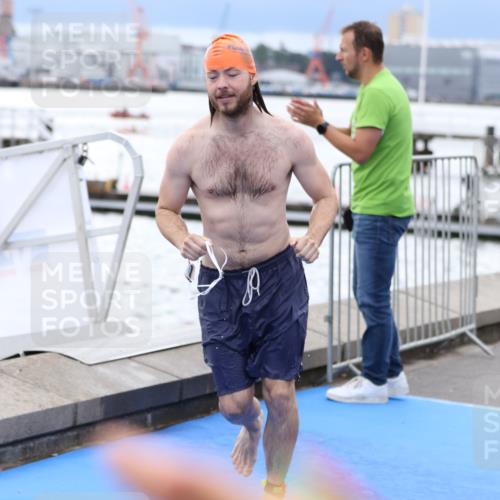 16.08.2026 - KN Förde Triathlon 2026 Antke Förster http://msf.ph/oto/9998210 16.08.2026 12:49:52 Schwimmen 578, 592, 595, 597, 720, 589, 595, 601, 605, 611, 709, 711, 740 meine-sportfotos.de