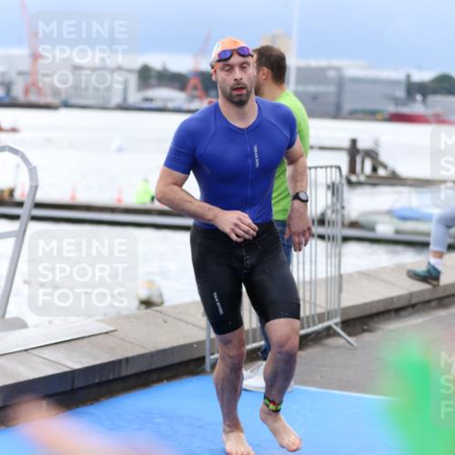 16.08.2026 - KN Förde Triathlon 2026 Antke Förster http://msf.ph/oto/9998215 16.08.2026 12:50:00 Schwimmen 578, 589, 592, 595, 709, 720, 589, 601, 605, 611, 704, 711, 721, 740 meine-sportfotos.de