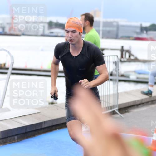16.08.2026 - KN Förde Triathlon 2026 Antke Förster http://msf.ph/oto/9998220 16.08.2026 12:50:10 Schwimmen 589, 595, 601, 709, 711, 602, 605, 611, 704, 721, 740 meine-sportfotos.de
