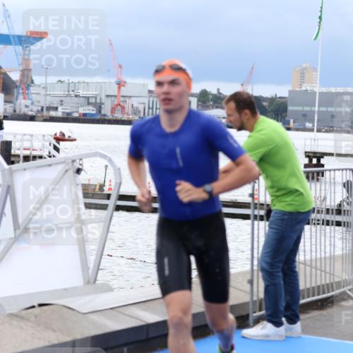 16.08.2026 - KN Förde Triathlon 2026 Antke Förster http://msf.ph/oto/9998228 16.08.2026 12:50:16 Schwimmen 589, 595, 601, 605, 611, 709, 711, 602, 603, 611, 704, 721, 727, 740 meine-sportfotos.de