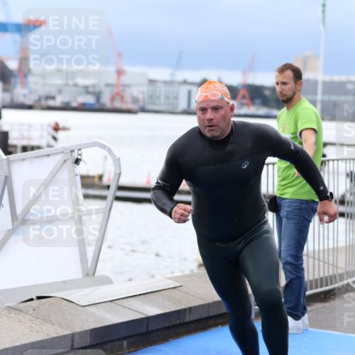 16.08.2026 - KN Förde Triathlon 2026 Antke Förster http://msf.ph/oto/9998232 16.08.2026 12:50:19 Schwimmen 589, 601, 605, 611, 709, 711, 721, 740, 602, 603, 704, 706, 714, 721, 727 meine-sportfotos.de