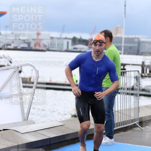 16.08.2026 - KN Förde Triathlon 2026 Antke Förster http://msf.ph/oto/9998243 16.08.2026 12:50:28 Schwimmen 601, 602, 605, 611, 704, 721, 740, 596, 599, 602, 603, 607, 706, 714, 727 meine-sportfotos.de