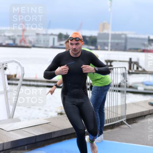 16.08.2026 - KN Förde Triathlon 2026 Antke Förster http://msf.ph/oto/9998245 16.08.2026 12:50:39 Schwimmen 602, 603, 611, 704, 721, 740, 596, 599, 607, 706, 713, 714, 718, 727 meine-sportfotos.de