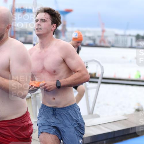 16.08.2026 - KN Förde Triathlon 2026 Antke Förster http://msf.ph/oto/9998265 16.08.2026 12:50:56 Schwimmen 596, 599, 603, 607, 706, 714, 718, 727, 713, 715, 718, 723, 724, 725, 729 meine-sportfotos.de