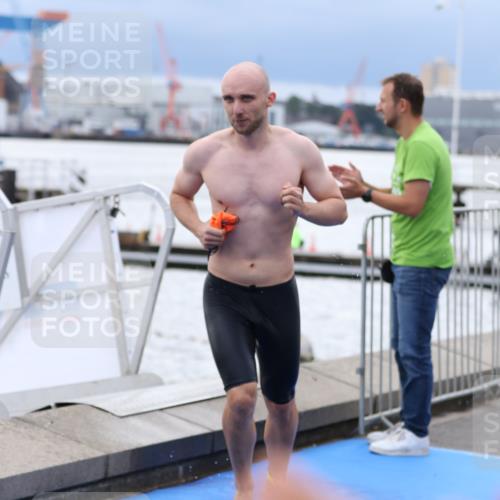 16.08.2026 - KN Förde Triathlon 2026 Antke Förster http://msf.ph/oto/9998269 16.08.2026 12:51:00 Schwimmen 596, 599, 603, 607, 706, 713, 714, 718, 727, 713, 715, 723, 724, 725, 729 meine-sportfotos.de
