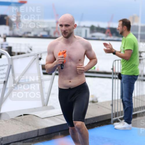 16.08.2026 - KN Förde Triathlon 2026 Antke Förster http://msf.ph/oto/9998270 16.08.2026 12:51:00 Schwimmen 596, 599, 603, 607, 706, 713, 714, 718, 727, 713, 715, 723, 724, 725, 729 meine-sportfotos.de