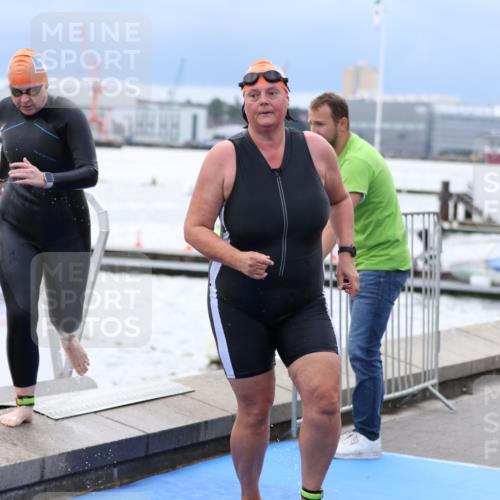 16.08.2026 - KN Förde Triathlon 2026 Antke Förster http://msf.ph/oto/9998279 16.08.2026 12:51:18 Schwimmen 607, 713, 715, 718, 723, 724, 729, 725, 729 meine-sportfotos.de