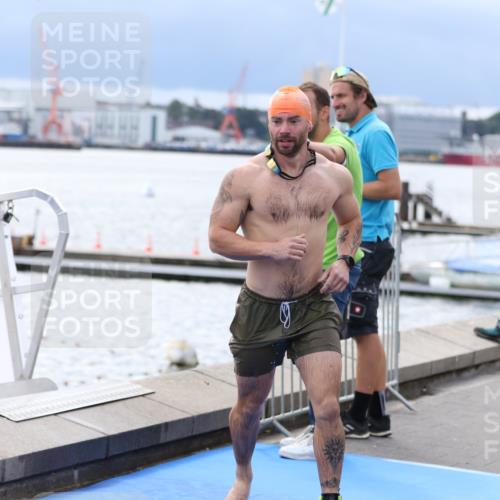 16.08.2026 - KN Förde Triathlon 2026 Antke Förster http://msf.ph/oto/9998302 16.08.2026 12:52:33 Schwimmen 606, 604, 716, 722, 735 meine-sportfotos.de