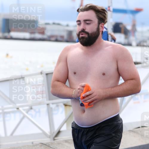 16.08.2026 - KN Förde Triathlon 2026 Antke Förster http://msf.ph/oto/9998316 16.08.2026 12:52:53 Schwimmen 604, 606, 716, 722, 577, 731, 735, 743 meine-sportfotos.de