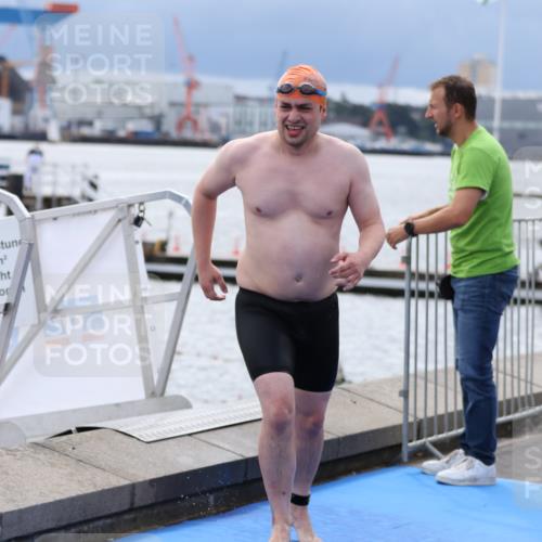 16.08.2026 - KN Förde Triathlon 2026 Antke Förster http://msf.ph/oto/9998319 16.08.2026 12:52:58 Schwimmen 604, 716, 722, 735, 577, 610, 731, 743 meine-sportfotos.de