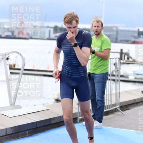 16.08.2026 - KN Förde Triathlon 2026 Antke Förster http://msf.ph/oto/9998325 16.08.2026 12:53:01 Schwimmen 577, 604, 716, 722, 735, 577, 610, 731, 743 meine-sportfotos.de