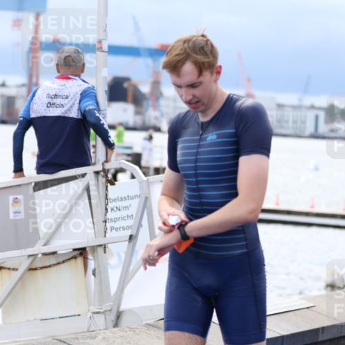 16.08.2026 - KN Förde Triathlon 2026 Antke Förster http://msf.ph/oto/9998326 16.08.2026 12:53:02 Schwimmen 577, 604, 716, 722, 735, 610, 731, 743 meine-sportfotos.de