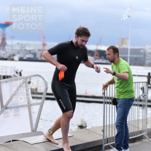 16.08.2026 - KN Förde Triathlon 2026 Antke Förster http://msf.ph/oto/9998350 16.08.2026 12:53:46 Schwimmen 608, 609, 730, 737 meine-sportfotos.de
