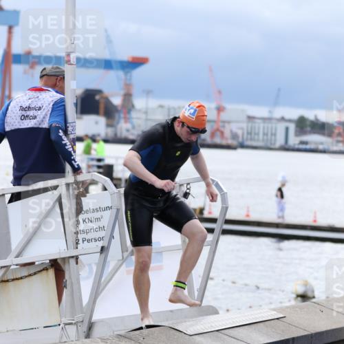 16.08.2026 - KN Förde Triathlon 2026 Antke Förster http://msf.ph/oto/9998356 16.08.2026 12:54:05 Schwimmen 608, 609, 730, 737 meine-sportfotos.de
