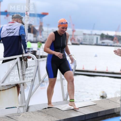 16.08.2026 - KN Förde Triathlon 2026 Antke Förster http://msf.ph/oto/9998363 16.08.2026 12:54:36 Schwimmen 734, 736 meine-sportfotos.de