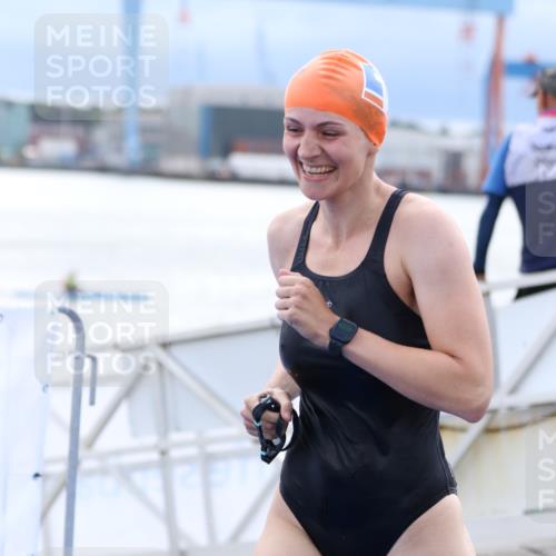 16.08.2026 - KN Förde Triathlon 2026 Antke Förster http://msf.ph/oto/9998391 16.08.2026 12:55:36 Schwimmen 738, 747, 726, 732, 739 meine-sportfotos.de