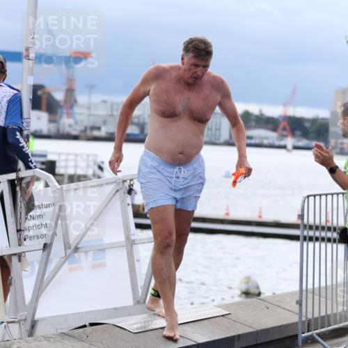 16.08.2026 - KN Förde Triathlon 2026 Antke Förster http://msf.ph/oto/9998394 16.08.2026 12:55:48 Schwimmen 726, 738, 747, 732, 739 meine-sportfotos.de