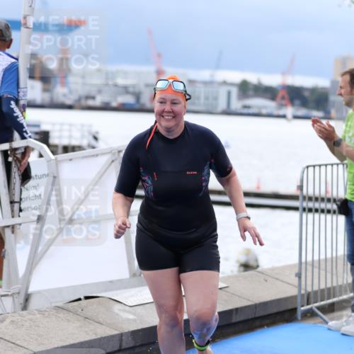16.08.2026 - KN Förde Triathlon 2026 Antke Förster http://msf.ph/oto/9998402 16.08.2026 12:55:53 Schwimmen 726, 738, 739, 732 meine-sportfotos.de