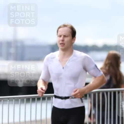 16.08.2026 - KN Förde Triathlon 2026 Antke Förster http://msf.ph/oto/9998464 16.08.2026 13:16:53 Laufen  meine-sportfotos.de