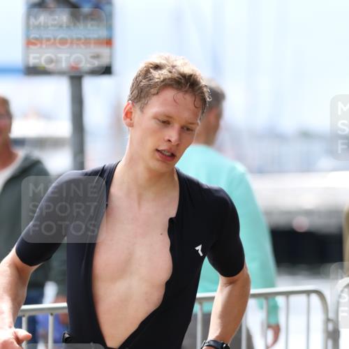 16.08.2026 - KN Förde Triathlon 2026 Antke Förster http://msf.ph/oto/9998473 16.08.2026 13:21:51 Laufen  meine-sportfotos.de