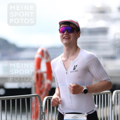 16.08.2026 - KN Förde Triathlon 2026 Antke Förster http://msf.ph/oto/9998591 16.08.2026 13:28:01 Laufen  meine-sportfotos.de